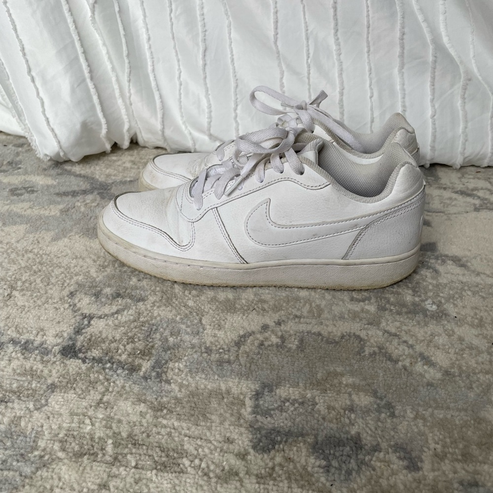 Women’s Nike White Sneakers Size 9.5
